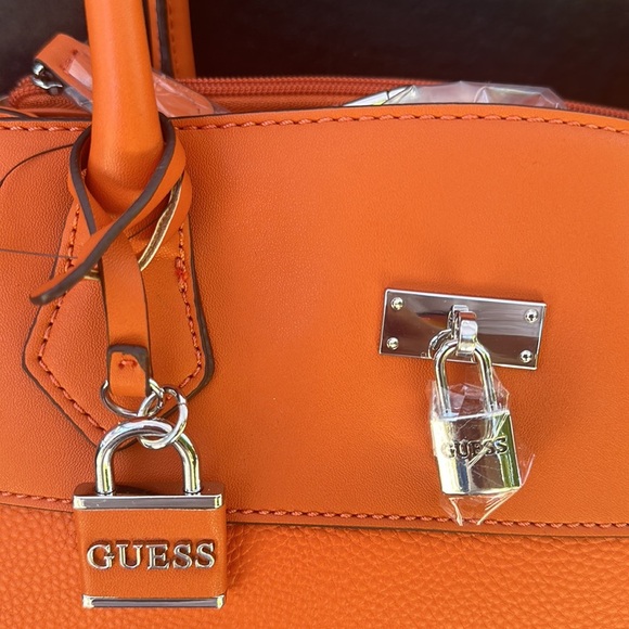 New GUESS Leerá Satchel In Orange - Picture 8 of 8